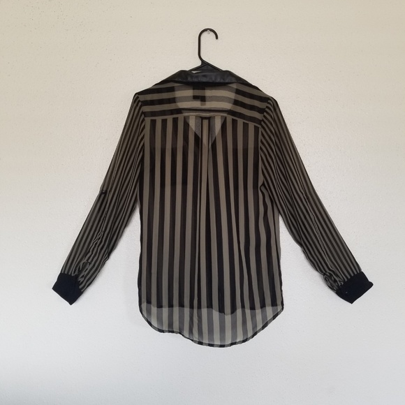 Sheer Button up top - Picture 5 of 6